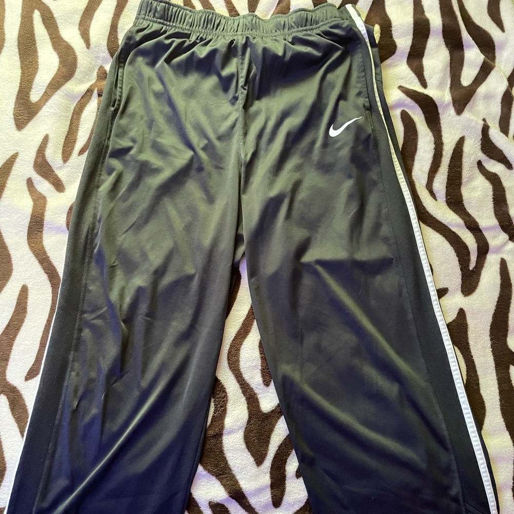Boys Youth XL Nike Dri-Fit pants